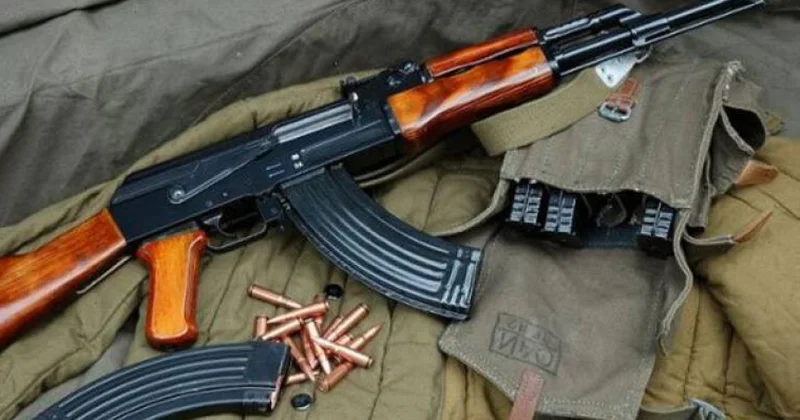 Polis əməkdaşları 5 avtomat, 1 tapança, 3 tüfəng aşkar edərək götürüblər