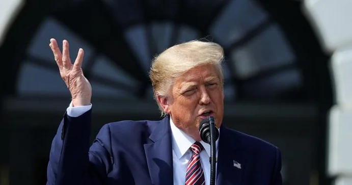Tramp Pekini Çin bazarlarını Amerika malları üçün açmağa çağırıb