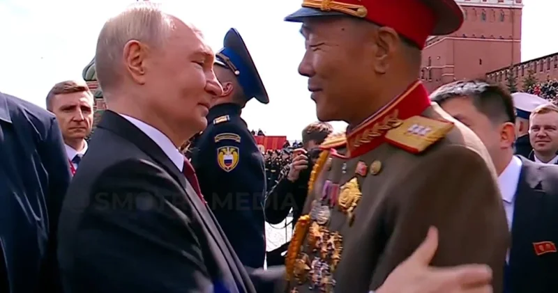 Putin paradda onlarla ayrılıqda görüşüb təşəkkür etdi VİDEO