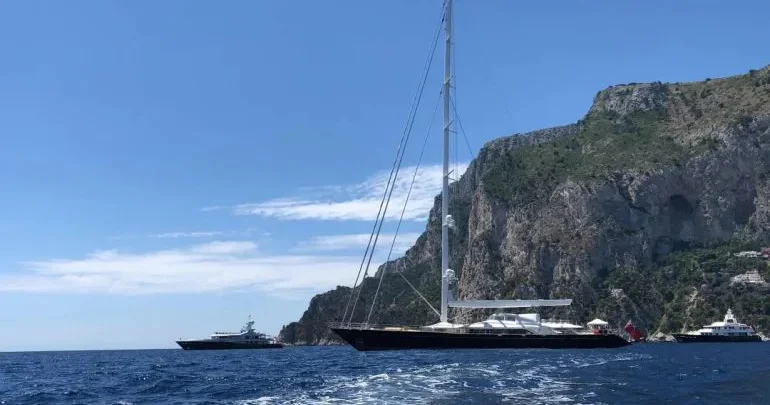 Məşhur batmış yaxtanı qaldırmağa çalışan dalğıc öldü