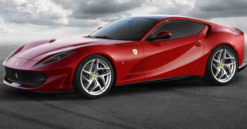 Ferrari ilk elektrik avtomobilinin təqdimatını təxirə saldı