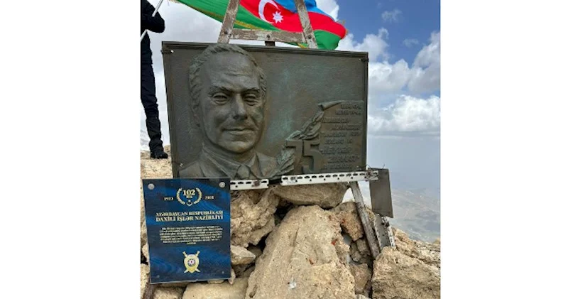 DİN in əməkdaşları “Heydər zirvəsi”nə yürüş ediblər FOTO