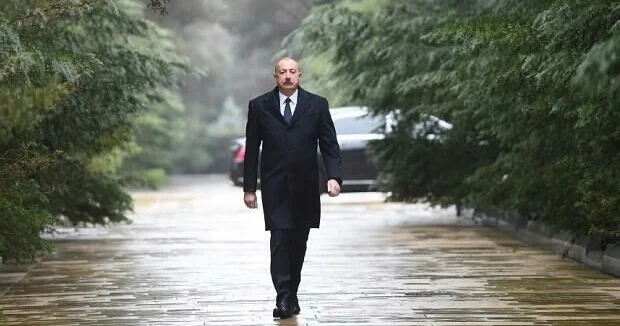 Moskvaya getməyən Prezident sübut etdi: Dövlətin qüruru “qırmızı xətti”dir