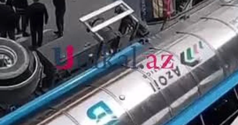 Bitum daşıyan yük maşını aşdı