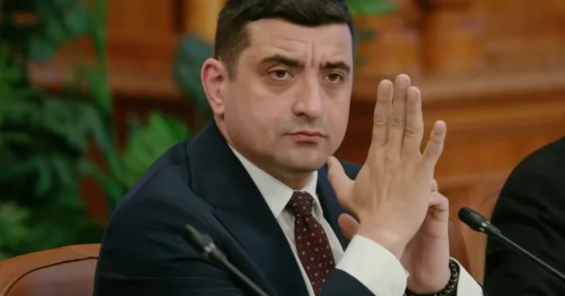 Еще не президент, но уже требует от Украины компенсации