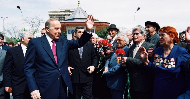 Heydər Əliyev və müharibə iştirakçıları: qayğı, diqqət, hörmət...