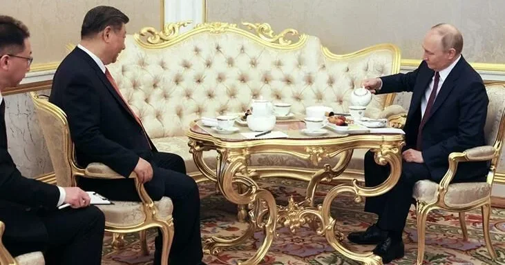 Putin Si Cinpinə çay təklif etdi: bu gizli mənanı ifadə edirmiş VİDEO