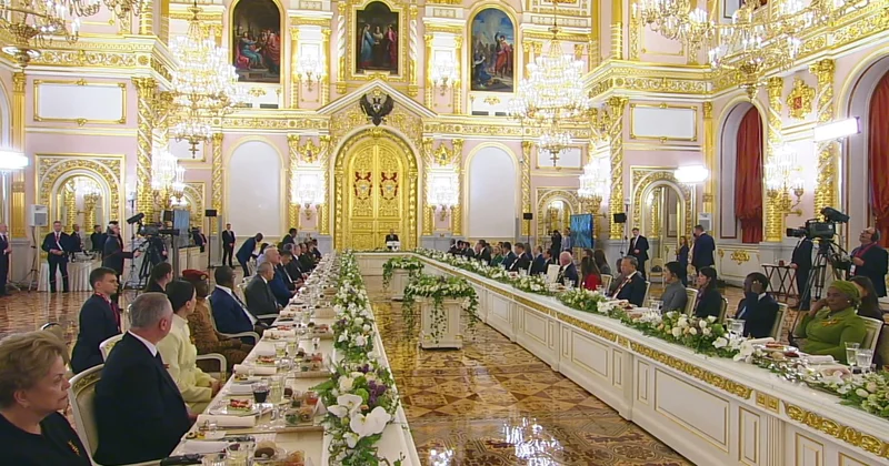 Putinin qonaqlığı: Liderlərə nə təqdim etdi MENYU