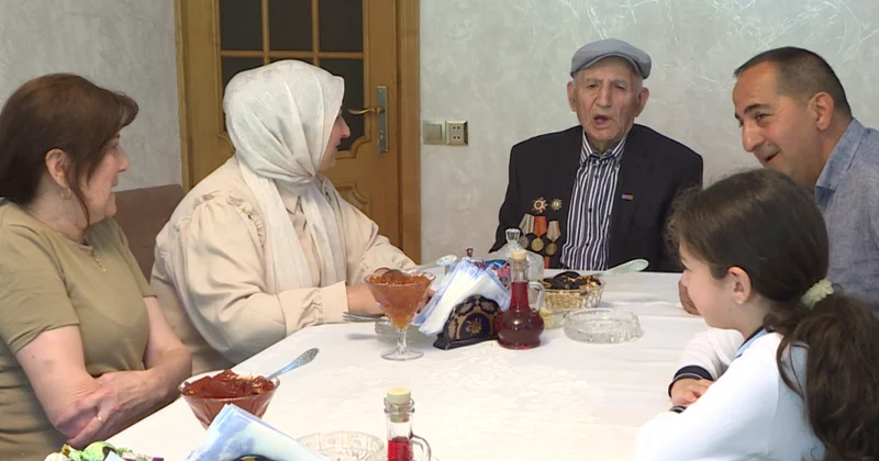 “Taqanroq diviziyası”nın döyüşçüsü həm 100 illik yubileyini, həm də Qələbənin 80 illiyini qeyd edir