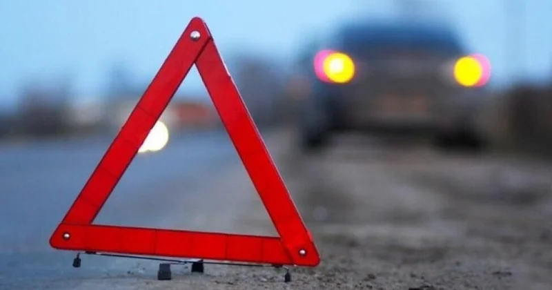 Masallıda sürücü maşını aşırdı Övladları və qohumu öldü
