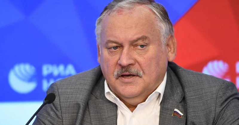 “Əliyev parada ona görə getmədi ki...” Zatulin yenə “qəzəblənib”