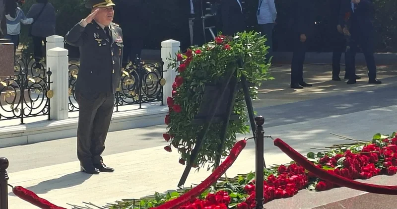 Müharibə, Əmək və Silahlı Qüvvələr Veteranları Təşkilatı Ulu öndər Heydər Əliyevin məzarını ziyarət edib