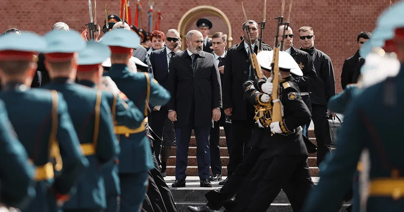 İlk dəfə: Qarabağ qəhrəmanları Paşinyanın qarşısında Ermənilər qəzəbləndi, əmri kim verib?