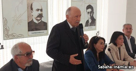 Azərbaycan jurnalının kollektivi oxucularla görüşüb