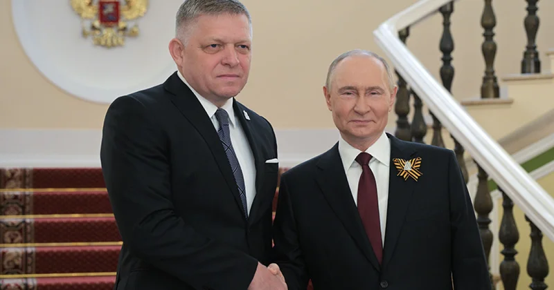Фицо рассказывает Путину о путешествии в Москву видео
