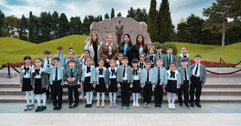 172 nömrəli məktəbdə Heydər Əliyevin xatirəsi anılıb Fəxri Xiyabana ziyarət təşkil olunub