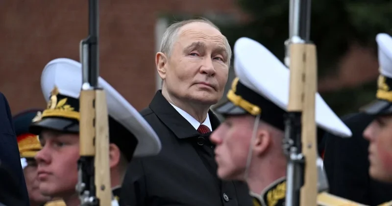 Üç prezident olub, bir də özü Putinin silah sursatsız ilk paradı (FOTOLAR)