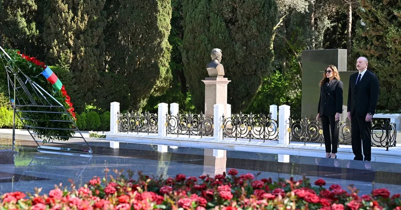 Prezident və xanımı Ulu Öndəri ziyarət etdi
