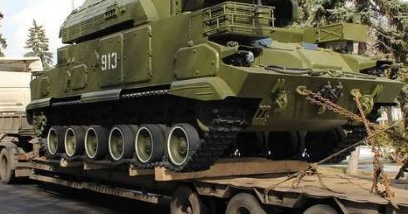Россия массово перебрасывает военную технику ВИДЕО