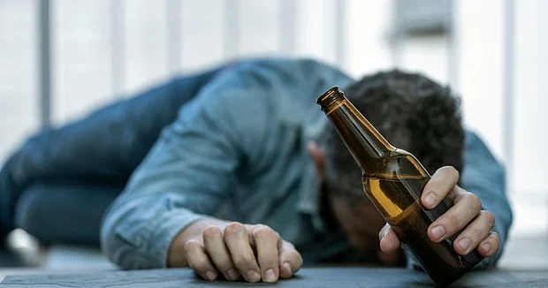 Gündəlik sərxoşluq və alkoqolizm arasındakı əsas fərq...