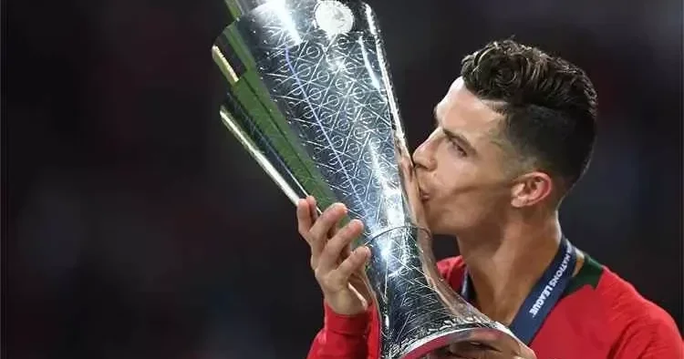 Kriştiano Ronaldo dünya rekordunu yeniləyib