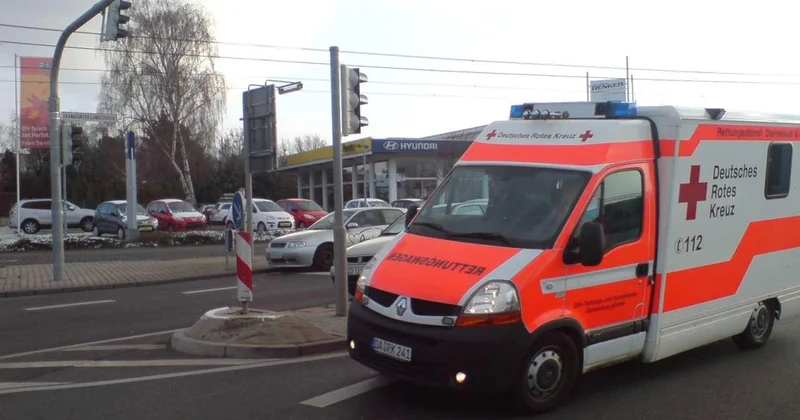 В Германии машина врезалась в зрителей во время автошоу