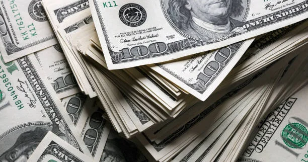 Dolların məzənnəsi tarixi rekord qırıb