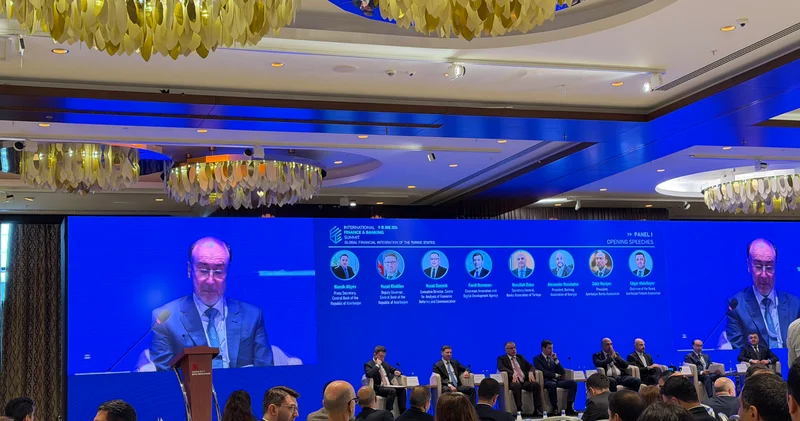 “Ümumi depozit portfeli 37,8 milyard manatı ötüb” ZAKİR NURİYEV