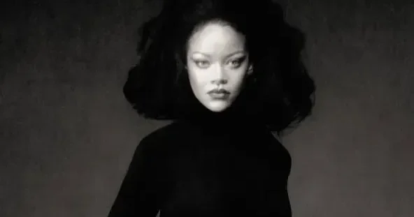 Bu dəfə fərqli Rihanna…