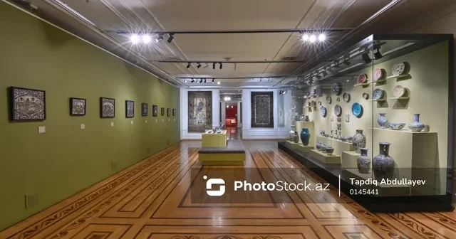 18 тысяч экспонатов под одной крышей: фоторепортаж из Азербайджанского национального музея искусств