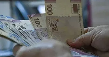 Азербайджанцы смогут сами выбирать банк для получения пенсий и зарплат