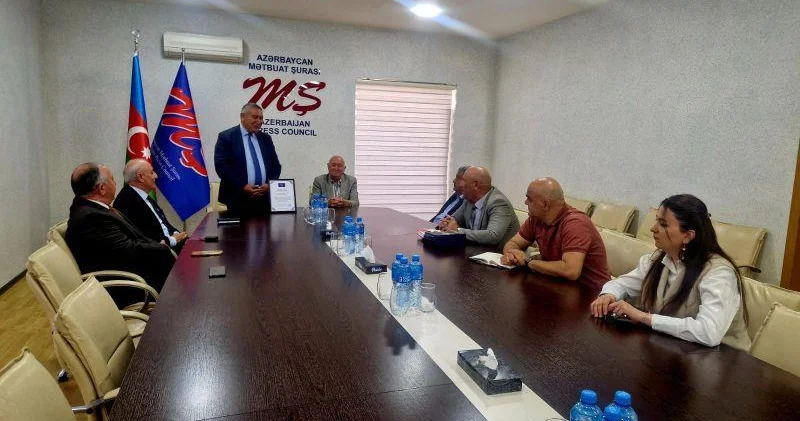 Mətbuat Şurasında veteran jurnalistin 80 illiyi ilə bağlı görüş keçirilib