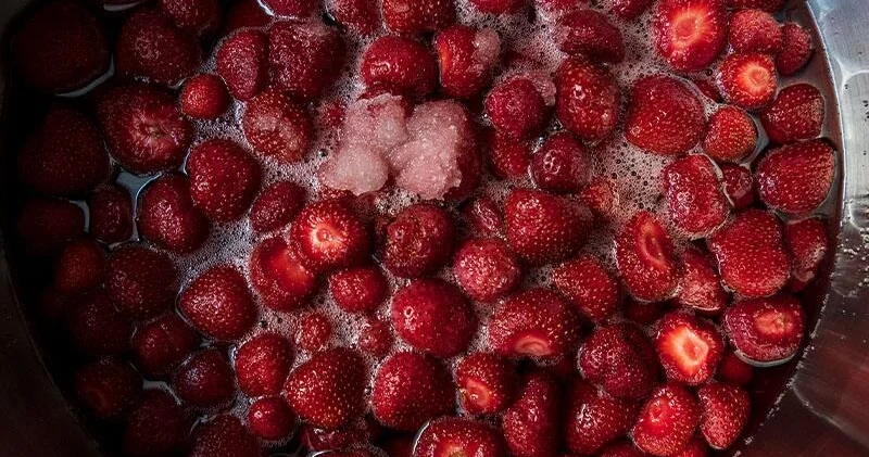 Çiyələk mürəbbəsinin qatı olması üçün nə etməli?