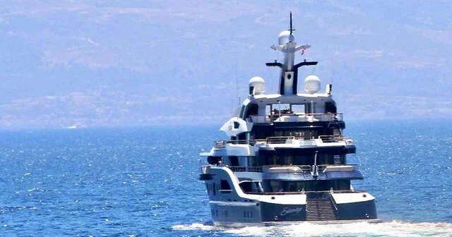 Bodrum sularında üzən 150 milyonluq saray onun imiş... FOTO