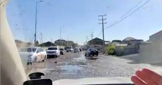 Avtobus kəndin içinə girə bilmir Sakinlərin yol dərdi VİDEO