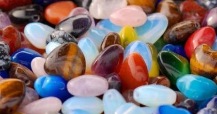Bu daşlardan Azərbaycanda da var 1000 manata satılır