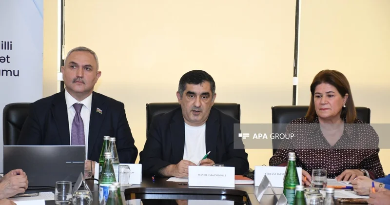 “Uşaqların rəqəmsal təhlükəsizliyi, zərərli asılılıqdan qorunması” mövzusunda ictimai müzakirə keçirilib FOTO