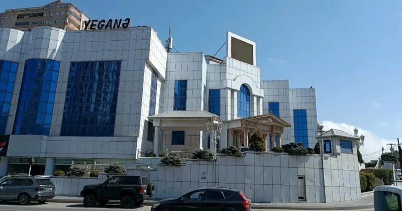 Yararsız ətlər aşkarlanan məşhur şadlıq evi adını dəyişdi VİDEO