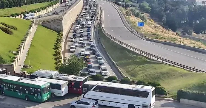 Paytaxtın bu küçələrində sıxlıq müşahidə olunur SİYAHI