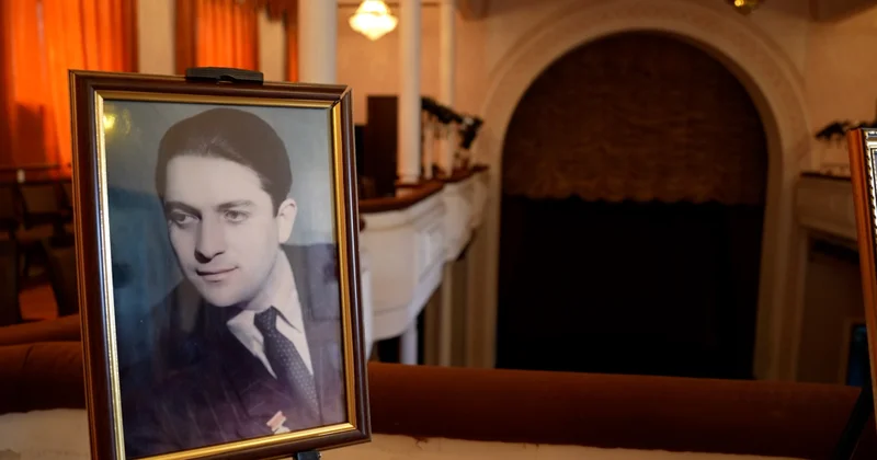 Rəşid Behbudov Azərbaycan musiqisinin əfsanəvi səsi