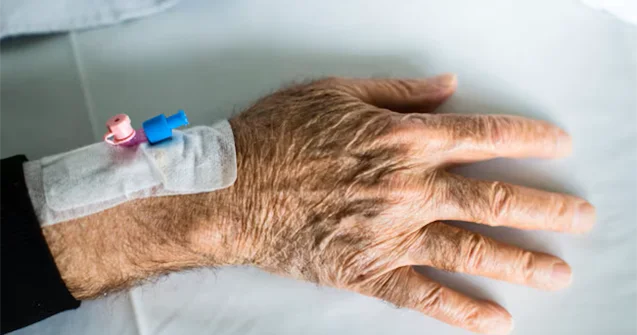 91 yaşlı qadının geyimi alovlandı Yanaraq öldü