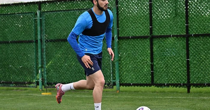 Milli komandamızın forvardı İspaniyaya yollanıb