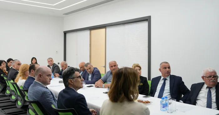 QHT nümayəndələri nazirlikdə imtahanı izləyiblər