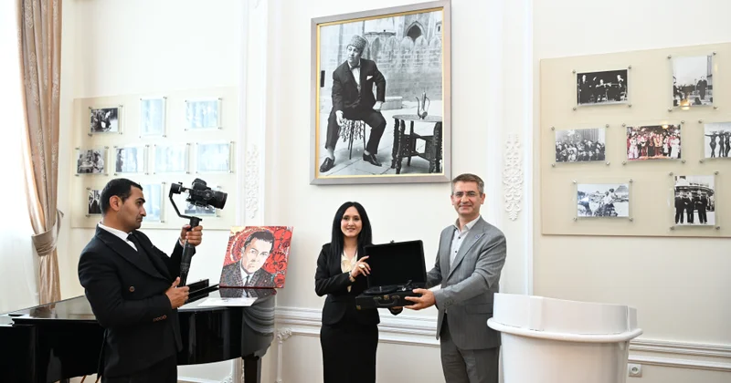 Rəşid Behbudovun anım günündə xatirə otağı yeni eksponatlarla zənginləşdirilib