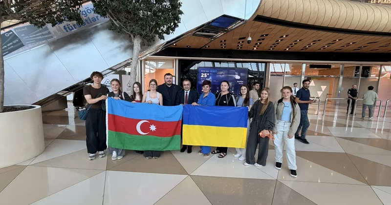 Ученики и преподаватели лицея имени Зарифы Алиевой в Ирпени прибыли в Азербайджан