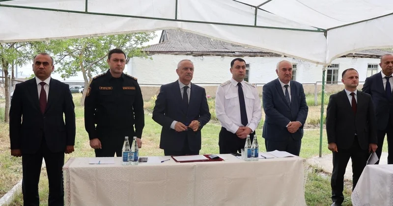Sakinlər torpaq sahələri ilə bağlı Qusarın icra başçısından kömək istədilər FOTO