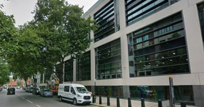 Londondakı hökumət binasında gizli kamera aşkarlanıb