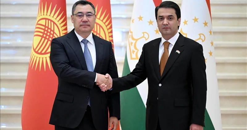 Sadır Japarov Tacikistan Milli Şurasının sədri ilə görüşüb