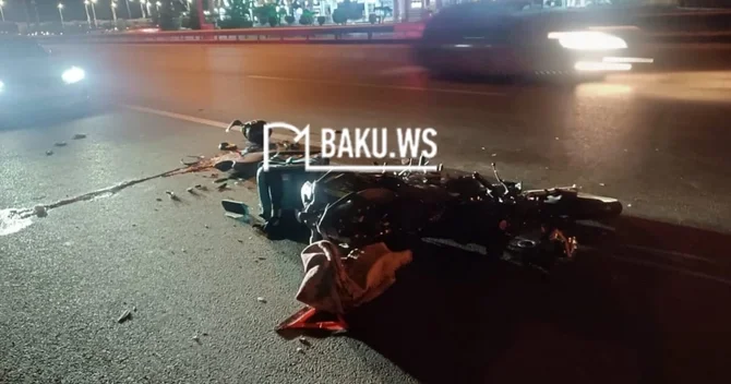 Bakıda dəhşətli QƏZA Motosiklet yük maşınına çırpıldı, kuryer ÖLDÜ