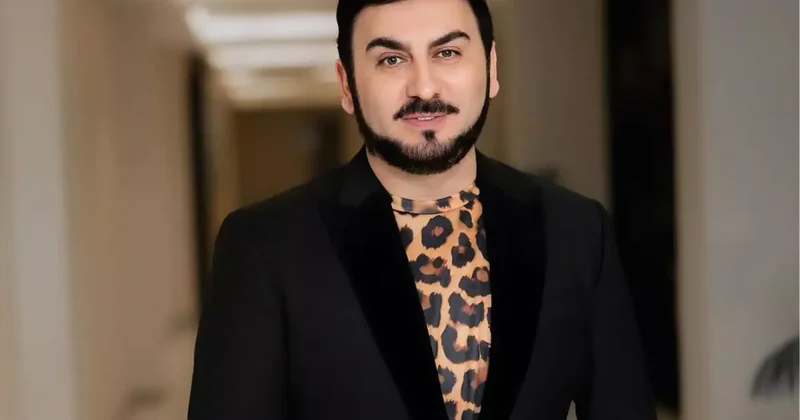 “Müəllimləri qızların arxasını çəkir”